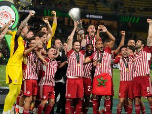 Supporting image for story: Olympiacos beat Fiorentina after extra time to win Europa Conference League