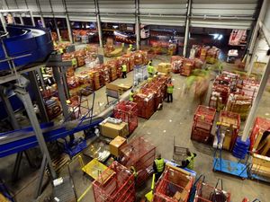 Supporting image for story: IN PICTURES: Wraps come off parcel firm APC Overnight