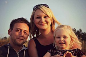 Supporting image for story: Hundreds back bid in memory of father who died after raising £500,000 for daughter's treatment