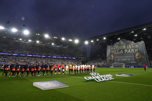 Supporting image for story: Aston Villa & PSG players left confused after massive Champions League blunder
