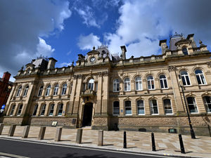 Supporting image for story: Man wanted for more than five years admits fraud offences