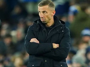 Supporting image for story: Gary O’Neil accepts criticism from Wolves fans after heavy defeat at Everton