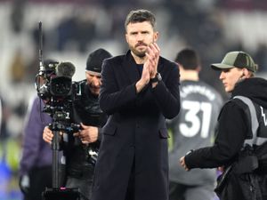 Supporting image for story: Michael Carrick hails ‘unbelievable’ Benjamin Sesko finish as Man Utd earn draw