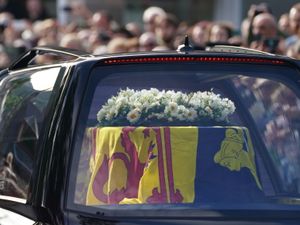 Supporting image for story: Queen's final journey: How mourners will get their chance to pay respects at coffin