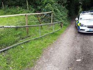 Supporting image for story: Police hunt 4x4 seen 'tearing up' Telford golf course