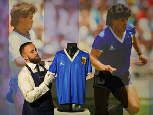 Supporting image for story: Maradona hands former Villa star a fortune