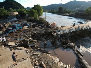 Supporting image for story: 31 people trapped in nursing home died in floods, Beijing officials say