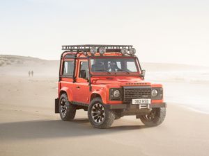 Supporting image for story: Land Rover reveals classic Defender V8 by Works Bespoke