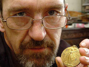 Supporting image for story: Fury as burglars steal war medals