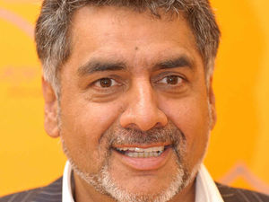 Supporting image for story: Poll: Should parents help their children find jobs?