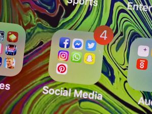 Supporting image for story: Language in Facebook posts could help spot health issues, study claims