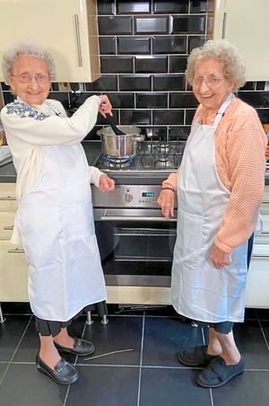 Tipton Twins Lilian and Doris