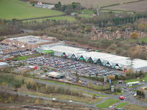 Supporting image for story: 'Distraction thieves' who duped Telford motorist could strike again, car owners are warned