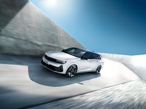 Supporting image for story: New Astra GSe kicks off Vauxhall’s new electrified sub-brand