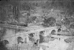 Clearly a very early view of the Severn Bridge, Bridgnorth, c.1860s/'70s. This picture was shared by Ralph Walke. His description is 'The riverside at Bridgnorth showing two foundries at the bottom of Doctors Lane.' He says this picture is from the collection of the late Walter Rutter.