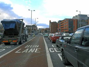 Supporting image for story: Car drivers using bus lane risk £60 penalty