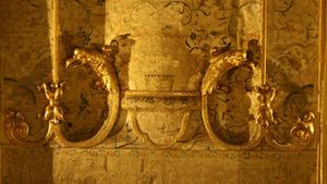 The 300-year-old bed at Erddig