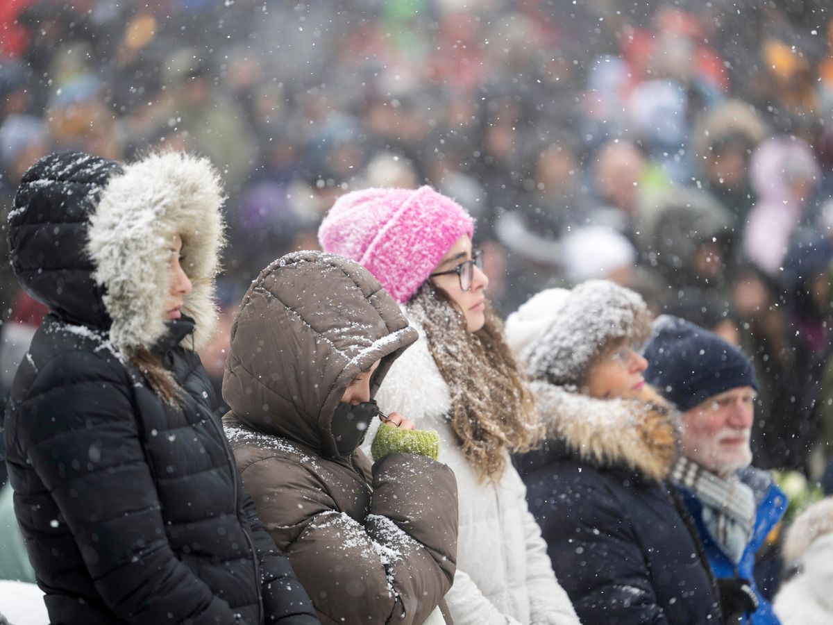Switzerland holds memorial service during day of mourning for bar fire victims
