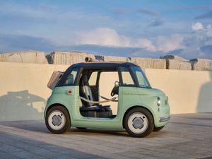 Supporting image for story: Fiat confirms it will sell Citroen Ami-based Topolino in the UK