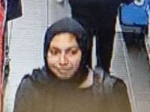 Supporting image for story: Police appeal for help identifying Wolverhampton purse thief