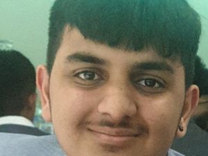 Supporting image for story: Alleged stabbing victim helped to reunite his parents, jury told  