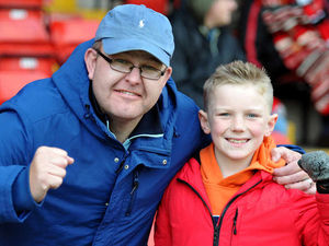 Supporting image for story: Walsall 0 Southend 0 - Fan pics