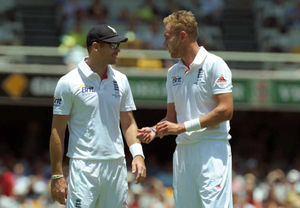 England's James Anderson (left) speaks with Stuart Broad (right)