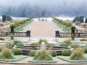 Supporting image for story: Attractions temporarily close due to strong winds as weather warnings in place