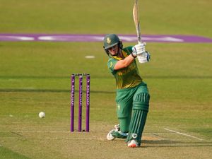 Supporting image for story: England well beaten by South Africa in first ODI