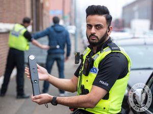 Supporting image for story: Police given metal-detecting 'wands' to tackle knife crime
