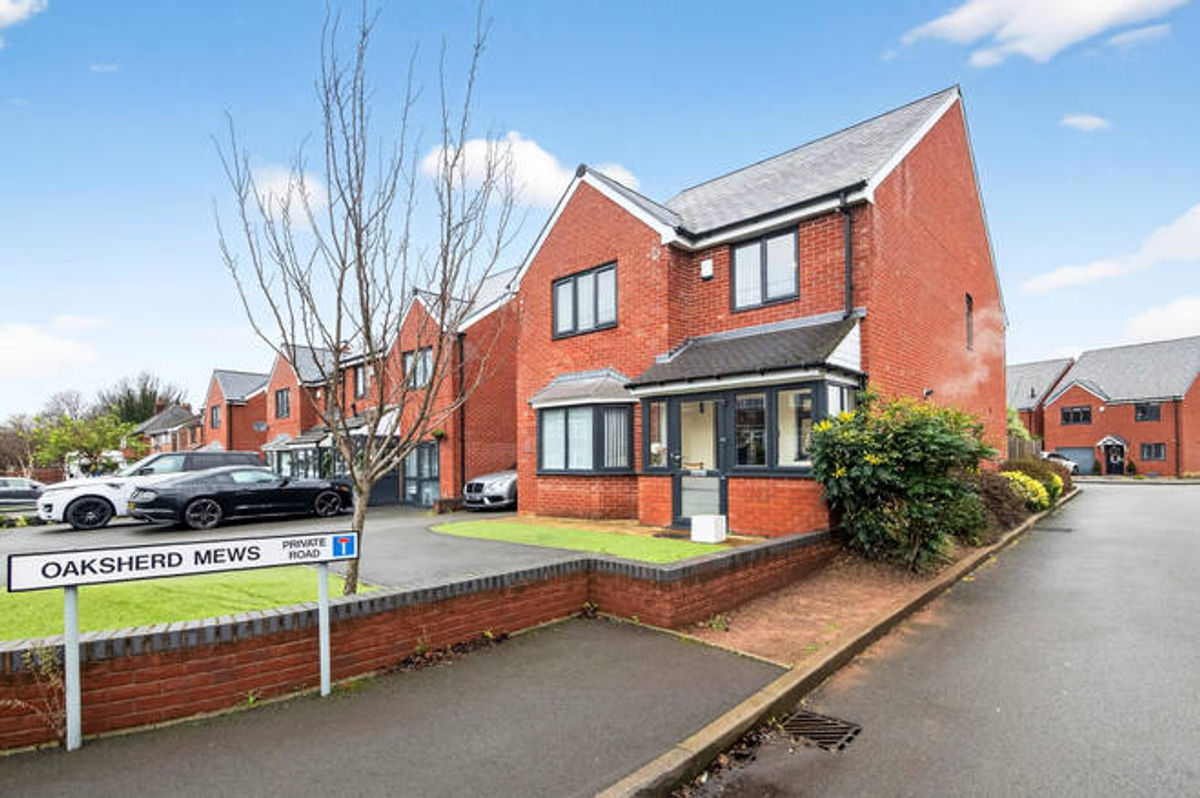 £335,000 detached family home on a corner plot in Dudley