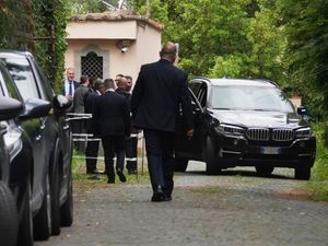 Supporting image for story: Omani mediator says Iran-US talks made ‘some but not conclusive progress’