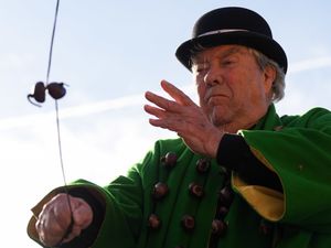 Supporting image for story: World Conkers Tournament probes claim men’s champion used steel chestnut