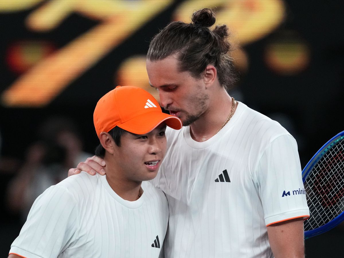 Alexander Zverev keeps his cool to see off rising star Learner Tien Alexander Zverev keeps his cool to see off rising star Learner Tien