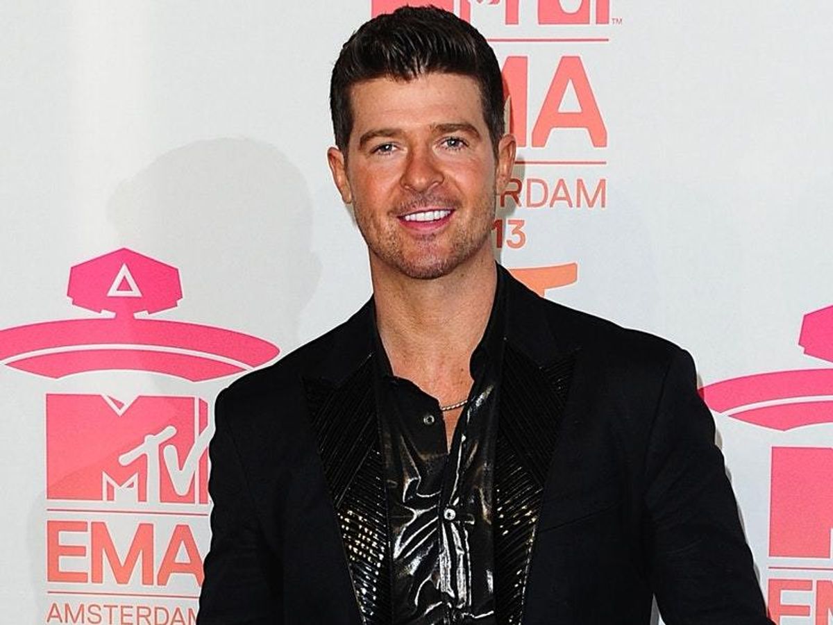 Blurred Lines singer Robin Thicke, 40, having baby with 22yearold(01)