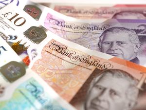 Supporting image for story: Financial Ombudsman Service chief quits months after Reeves’ call for reform