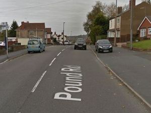 Supporting image for story: Armed police deployed in Oldbury after reports of man with gun