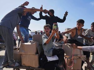 Supporting image for story: Shots fired as US-backed humanitarian centre begins distributing food in Gaza