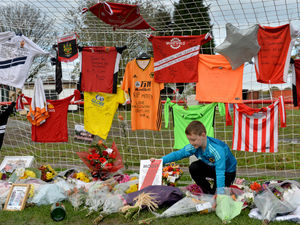 Supporting image for story: Tributes come flooding in for true non-league legend