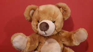 Could you guess the name of this cute Steiff bear?