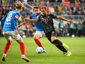 Supporting image for story: Harry Kane nets his first hat-trick of the season as Bayern hammer Holstein Kiel