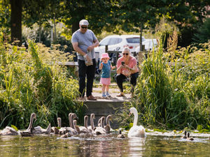 Supporting image for story: Weather forecast: New hot spell on the way with temperatures set to reach 28C