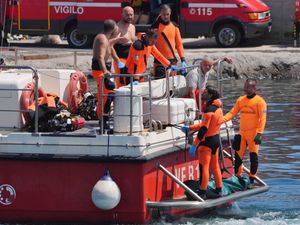 Supporting image for story: Italian prosecutor announces manslaughter investigation over yacht sinking