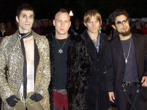 Supporting image for story: Jane’s Addiction cancel tour dates after singer threw punch at guitarist
