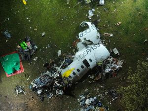 Supporting image for story: Cockpit recording indicates de-icing problems in Brazil plane crash