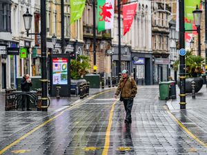 Supporting image for story: Covid patient numbers in Wales ‘more than double from first wave’