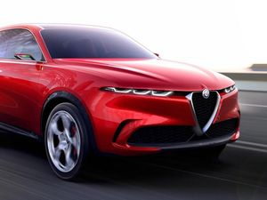Supporting image for story: Alfa Romeo Tonale compact SUV hits Geneva
