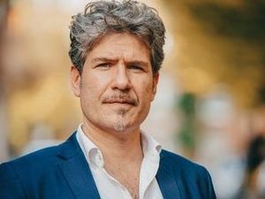 Supporting image for story: Acclaimed tenor to sing at Newport proms