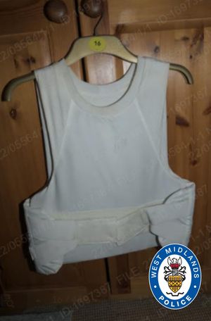The stab vest 