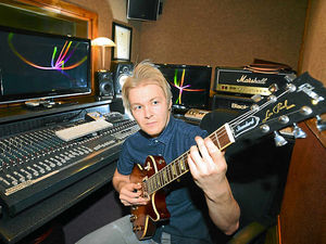 Supporting image for story: Poetry from 1920s inspires rock band